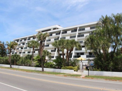 Tivoli By The Sea Condos in Siesta Key, FL. - Building