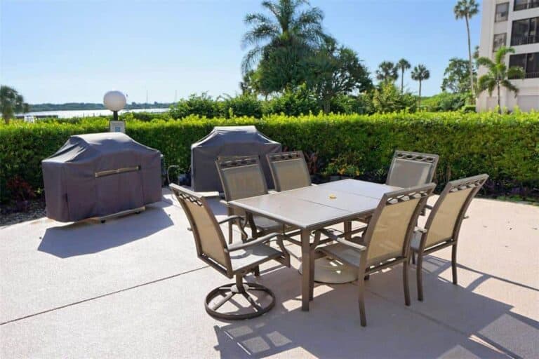 Turtle Bay Condos in Siesta Key, FL. - BBQ Grills