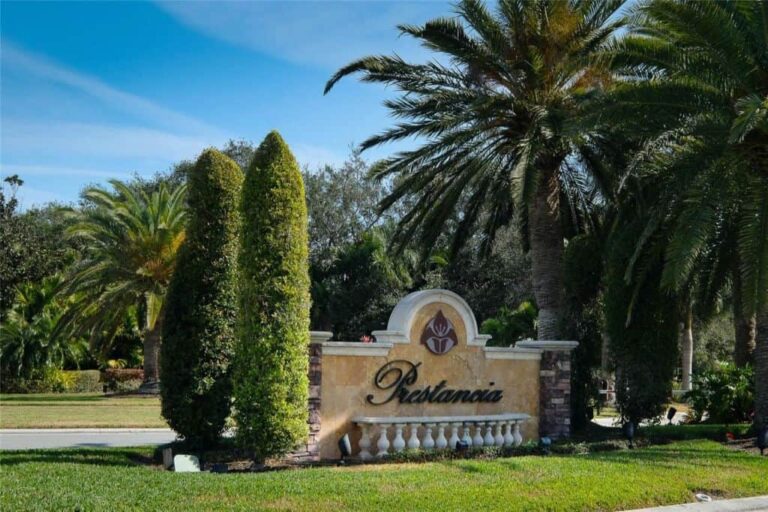 Villa D&#039; Este Condos in Palmer Ranch Sarasota, FL. - Entrance Sign