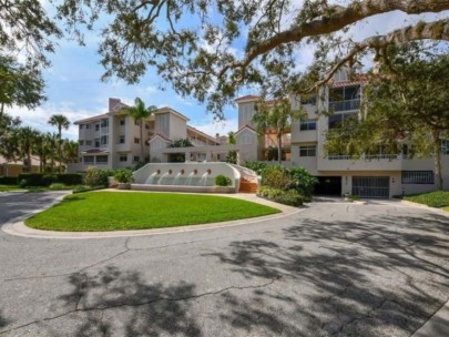 Villa Mirada Condos in Palmer Ranch Sarasota, FL. - Entrance