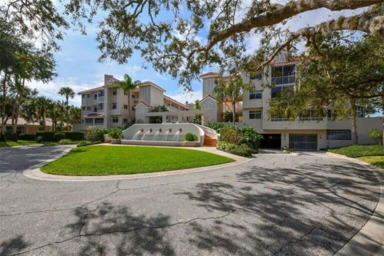 Villa Mirada Condos in Palmer Ranch Sarasota, FL. - Entrance