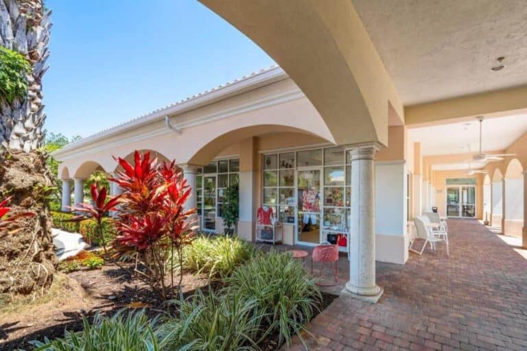 VillageWalk in Palmer Ranch Sarasota, FL. - Stores