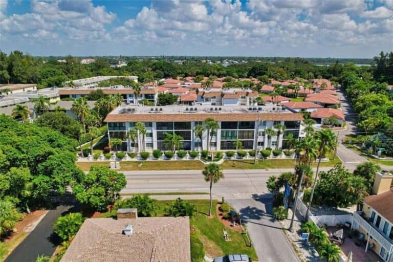 Vista Hermosa Condos in Siesta Key, FL. - Building Aerial