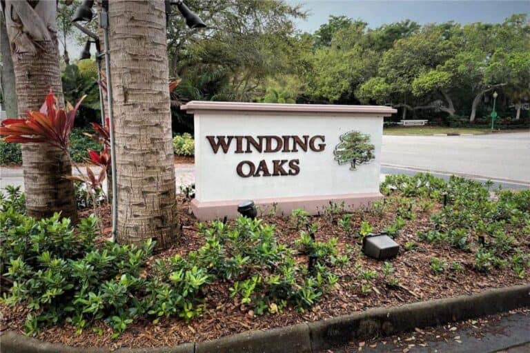 Winding Oaks Condos in Longboat Key, FL. - Entrance Sign