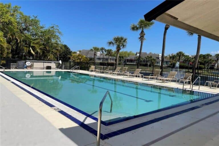 Winding Oaks Condos in Longboat Key, FL. - Pool