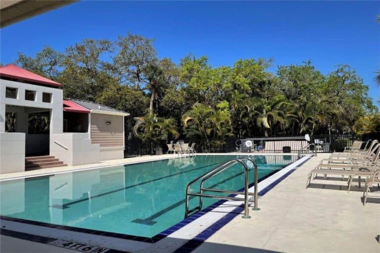 Winding Oaks Condos in Longboat Key, FL. - Pool
