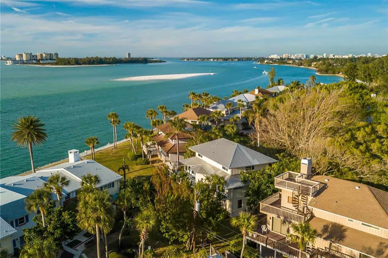 Banyan Club Homes For Sale in Siesta Key, FL.