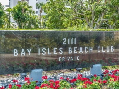 Bay Isles Beach Club in Longboat Key, FL. - Entrance Sign