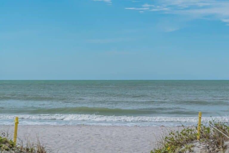 Bay Isles Homes in Longboat Key, FL. - Bay Isles Beach Club