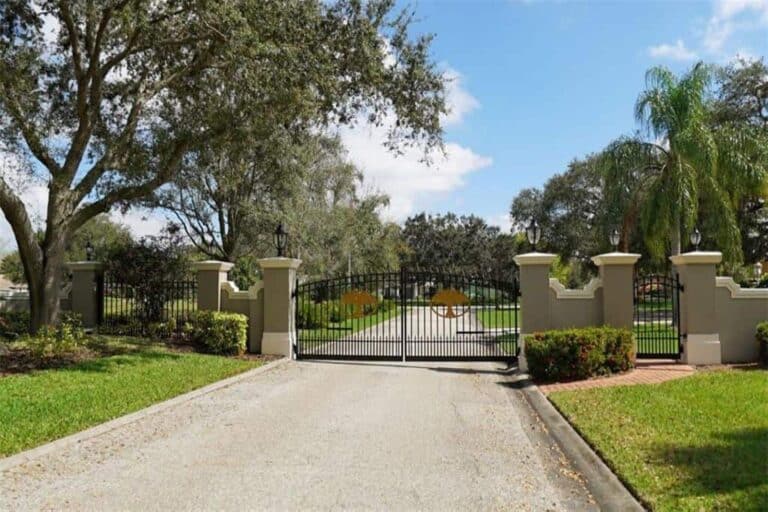 Beneva Oaks Homes For Sale in Sarasota, FL. - Gated Entry