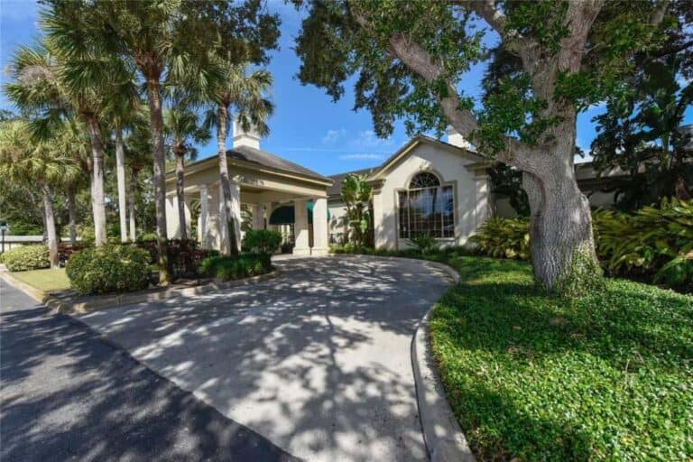 Boca Royale Homes in Englewood FL. - Clubhouse