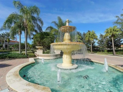 Cascades Homes in Sarasota, FL. - Fountain