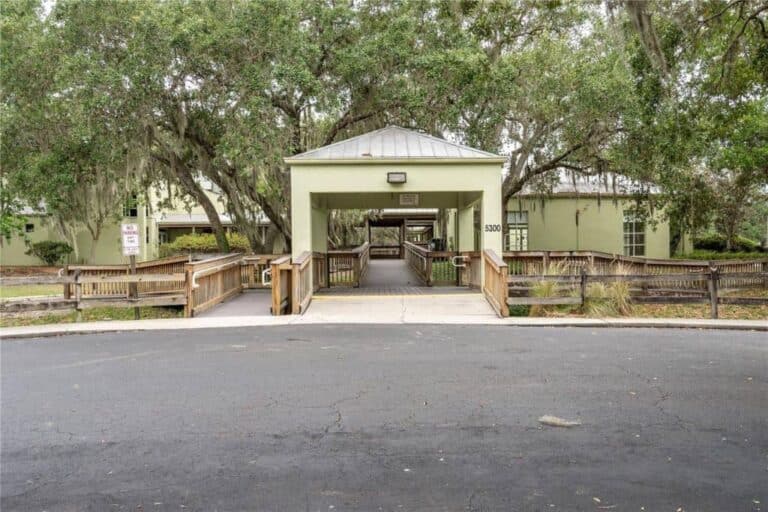 Colonial Oaks Homes in Sarasota, FL. - Park Pavilion
