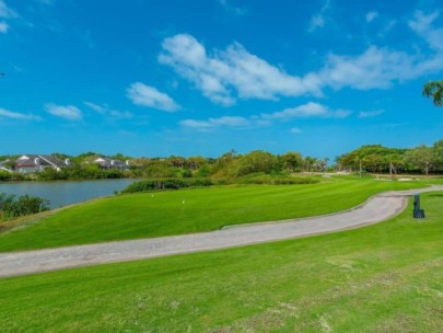 Coreys Landing Homes in Longboat Key, FL. - Golf Course