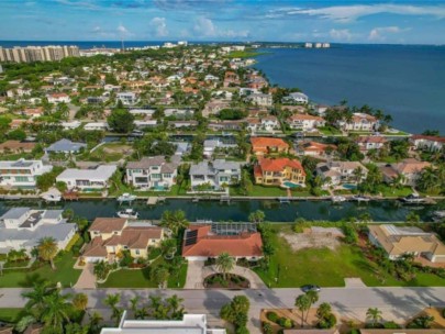 Country Club Shores Homes in Longboat Key, FL. - Aerial