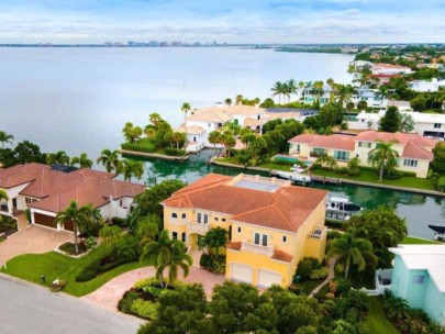 Country Club Shores Homes in Longboat Key, FL. - Waterfront Aerial