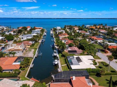 Country Club Shores Homes in Longboat Key, FL. - Waterfront Aerial