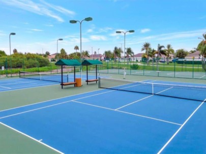 Covered Bridge Estates Homes in Ellenton, FL. - Tennis Courts