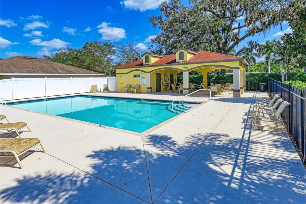 Cypress Pond Estates homes For Sale in Palmetto, FL. - Pool