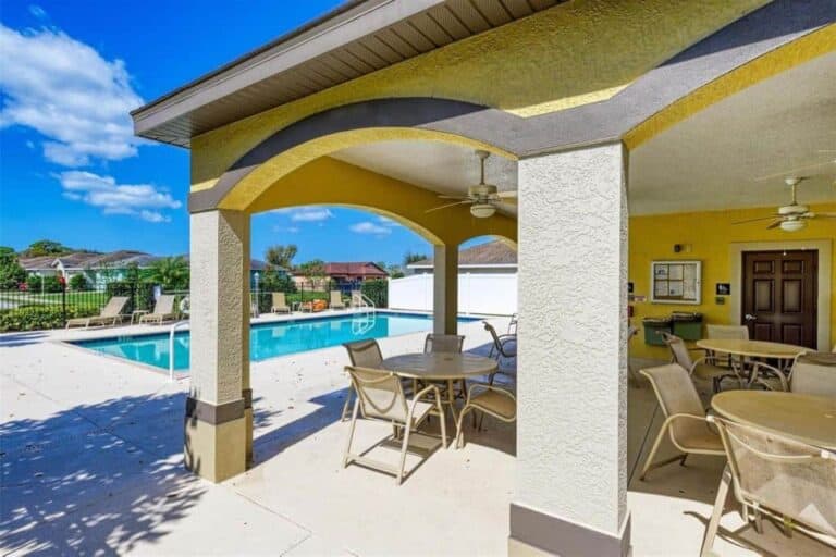 Cypress Pond Estates homes For Sale in Palmetto, FL. - Pool