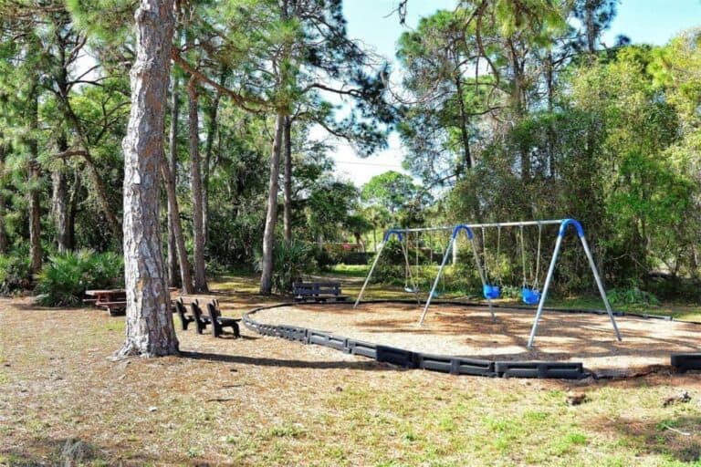 Gulf Gate Glen Homes in Sarasota, FL. - Park Close By