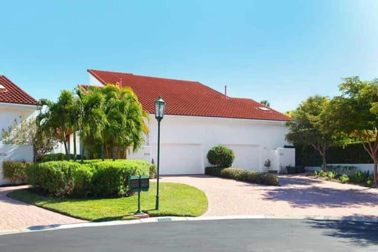 Harbour Court Homes in Longboat Key, FL. - Home