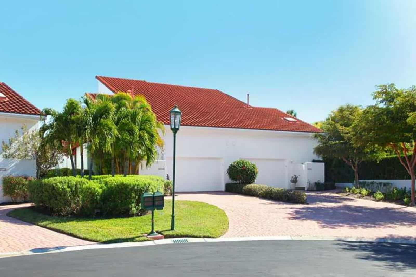 Harbour Court Homes For Sale in Longboat Key, FL.