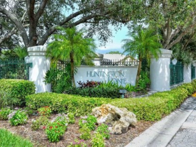 Huntington Pointe Homes in Palmer Ranch Sarasota, FL. - Entrance Sign