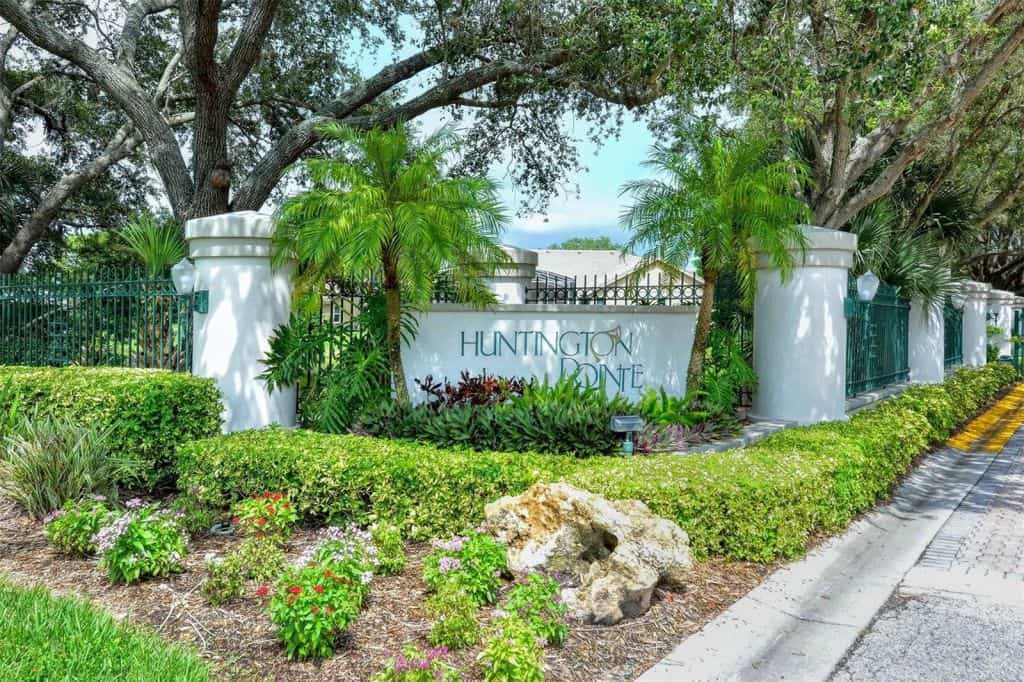 Huntington Pointe Homes in Palmer Ranch Sarasota, FL. - Entrance Sign