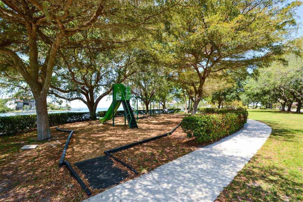 Indian Beach Homes in Sarasota, FL. - Walking Path