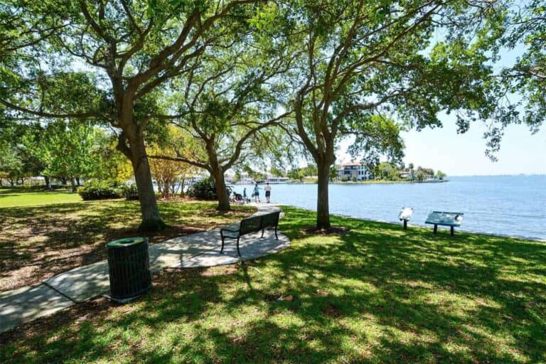 Indian Beach Homes For Sale in Sarasota, FL.
