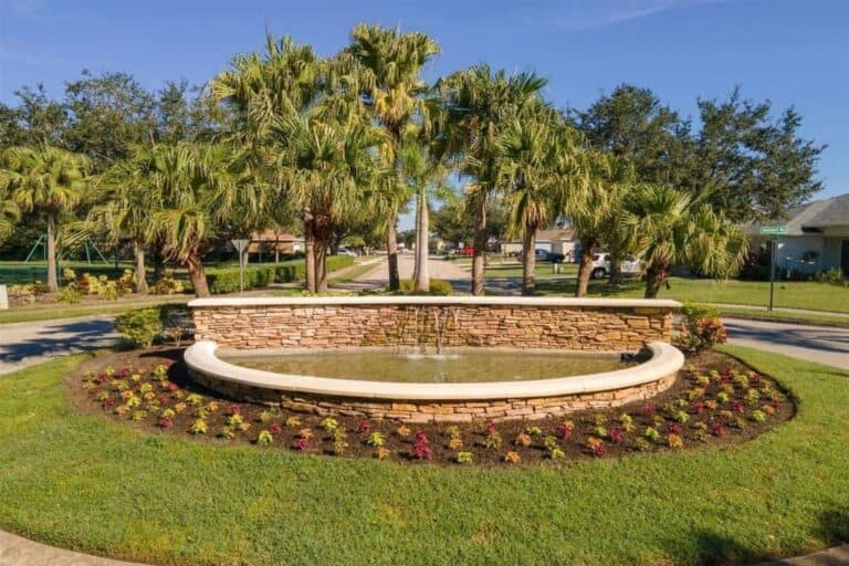 Kingsfield Homes in Parrish, FL. - Grounds