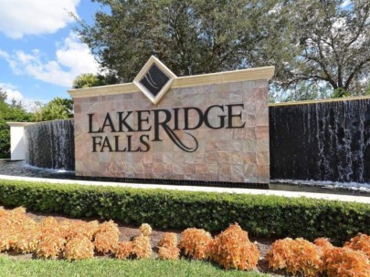 Lakeridge Falls Homes in Sarasota, FL. - Entrance Sign