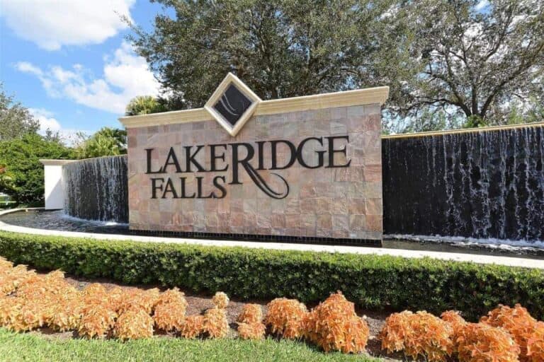 Lakeridge Falls Homes in Sarasota, FL. - Entrance Sign