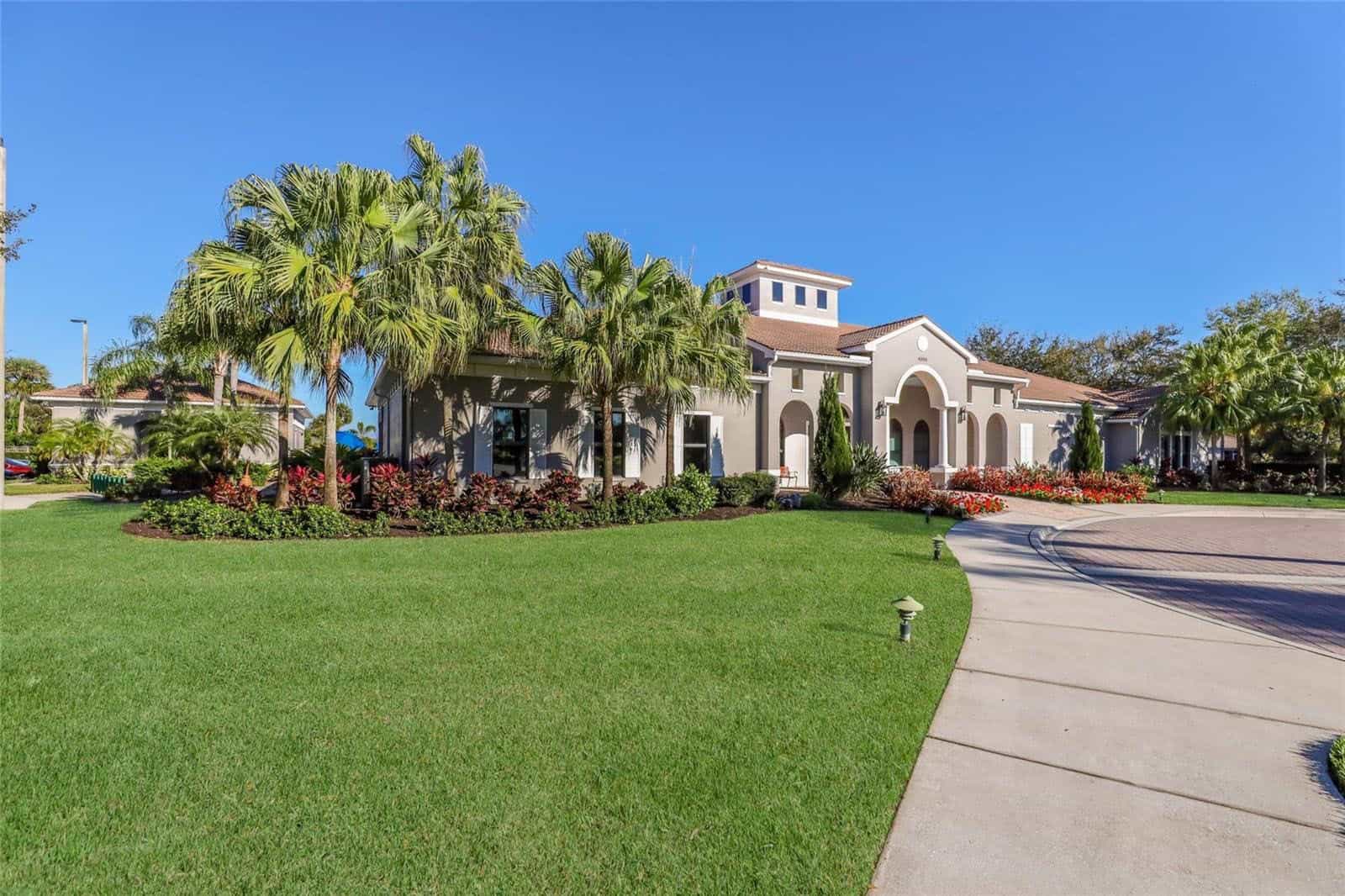 Lakeridge Falls Homes For Sale in Sarasota, FL.