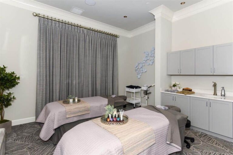 Lakewood National Homes in Lakewood Ranch, FL. - Massage Room