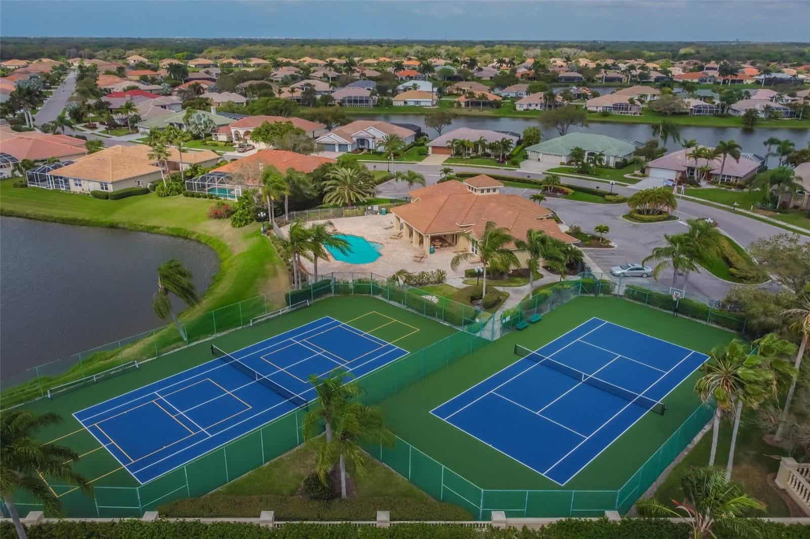 Laurel Lakes Homes in Sarasota, FL.