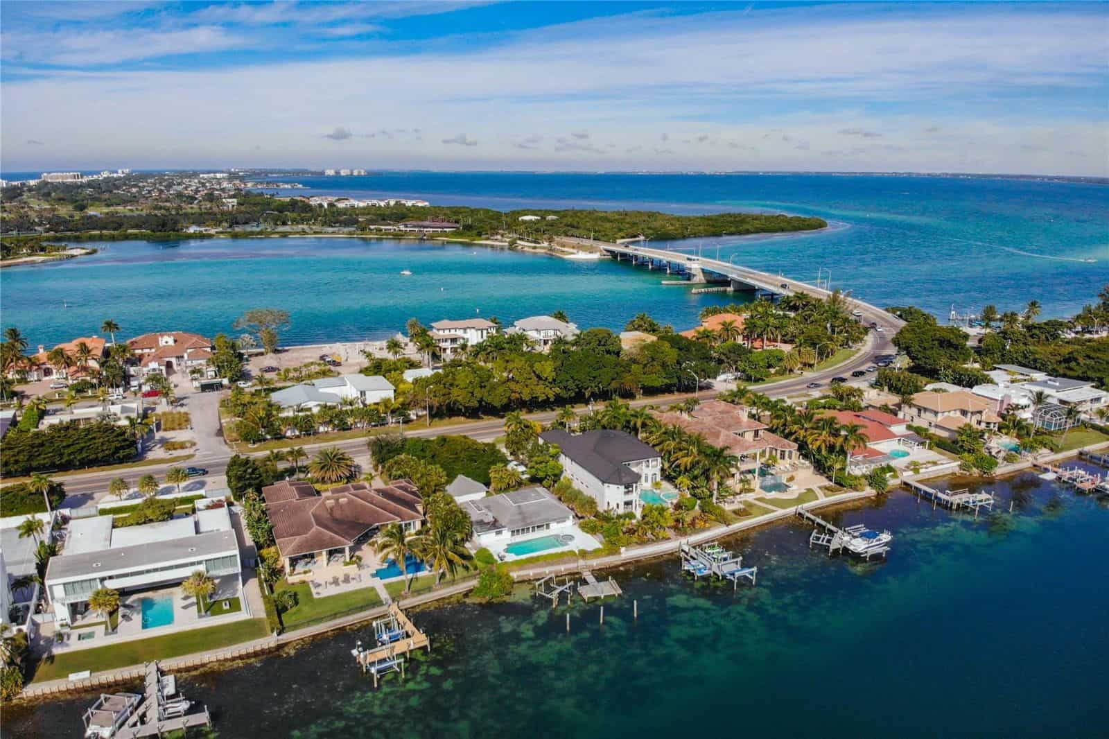 Lido C Homes For Sale ion Lido Key, FL.