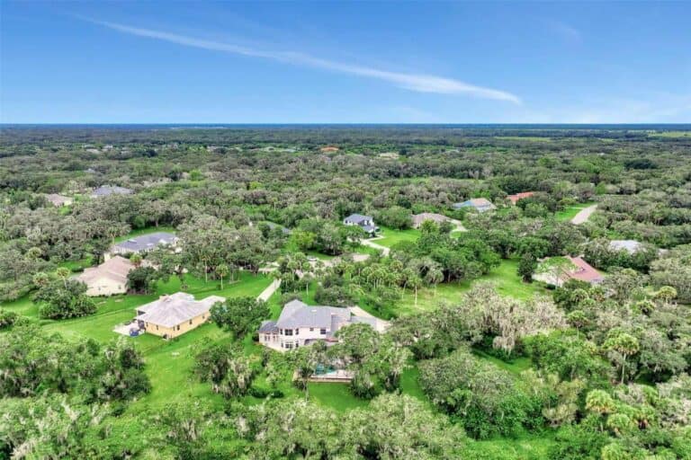 Oak For Homes For Sale in Sarasota, FL.