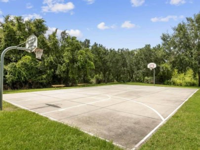 Oakleaf Hammock Homes in Ellenton, FL. - Basketball Court