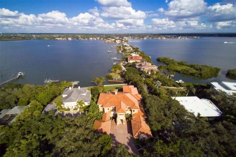 Point Crisp Homes For Sale in Siesta Key, FL.