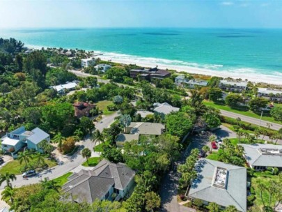 Reclinata Homes in Longboat Key, FL. - Waterfront