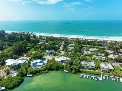 Reclinata Homes in Longboat Key, FL. - Waterfront