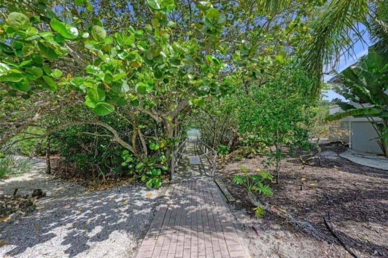 Reclinata Homes in Longboat Key, FL. - Intracoastal Waterway