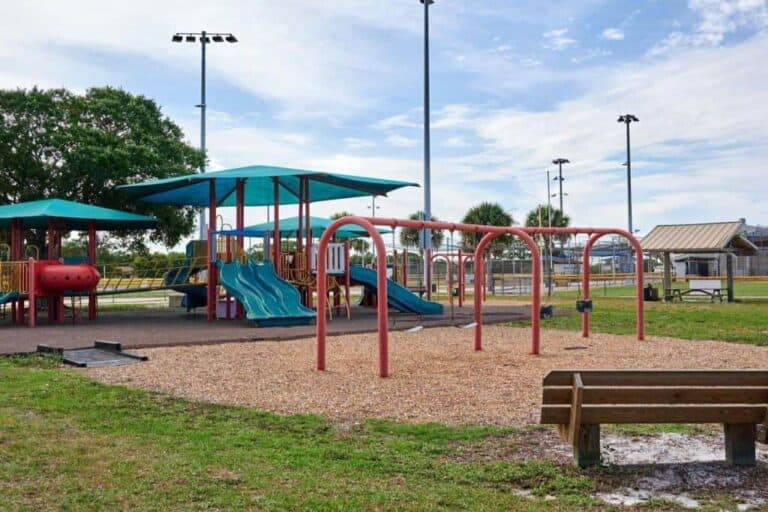 Twin Lakes Park - Playgorund