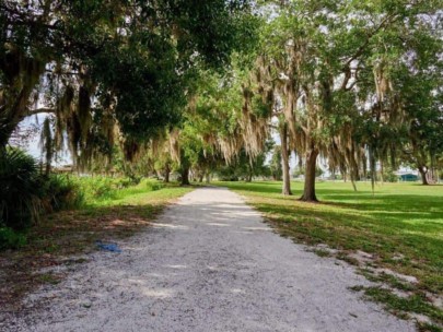 Twin Lakes Park - Jogging Path