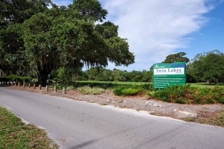 Twin Lakes Park - Park Entrance
