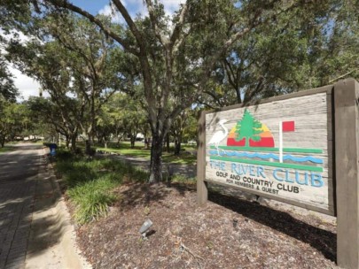 River Club Homes in Bradenton, FL. - River Club Country Club Entrance Sign