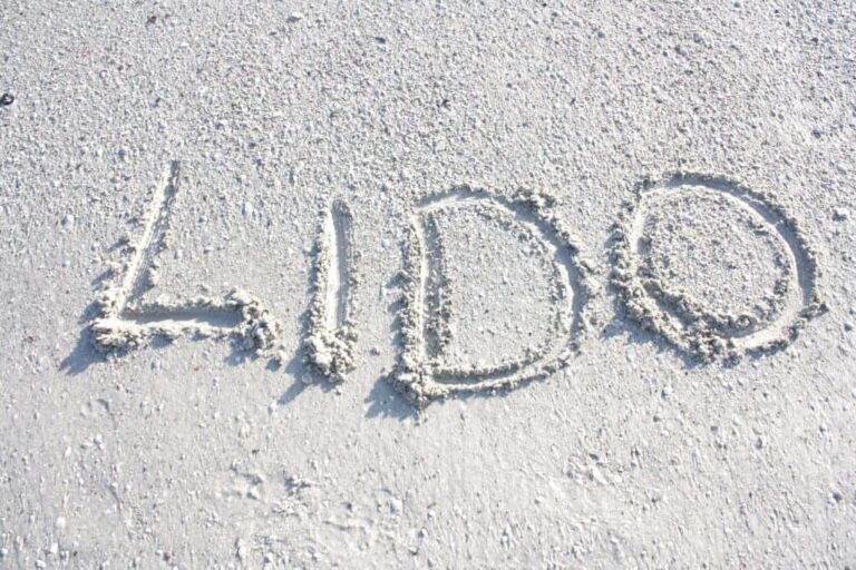 Saint Armands Key Homes in Sarasota, FL. - Lido Beach Sand