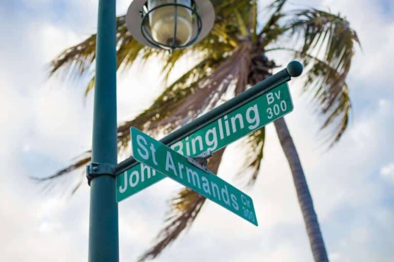 Saint Armands Key Homes in Sarasota, FL. - Street Signs